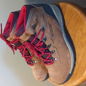 Columbia hiking boots